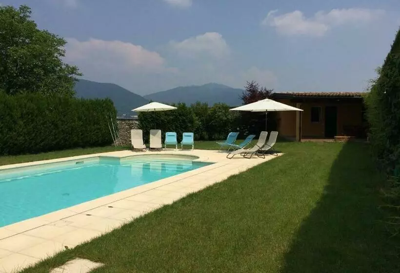 ベッドアンドブレックファースト Castello Di Brusata Apartment By Quokka 360   Romantic Flat With Pool