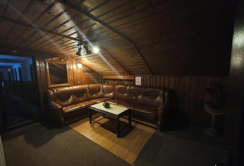 בית מלון כפרי Complex Turistic Caprioara