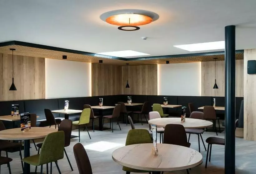 Hotelli Pension Schlaneiderhof