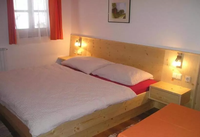 ペンション Fesengut