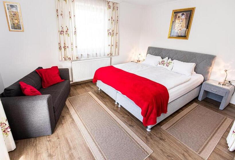 ペンション Haus Farmer