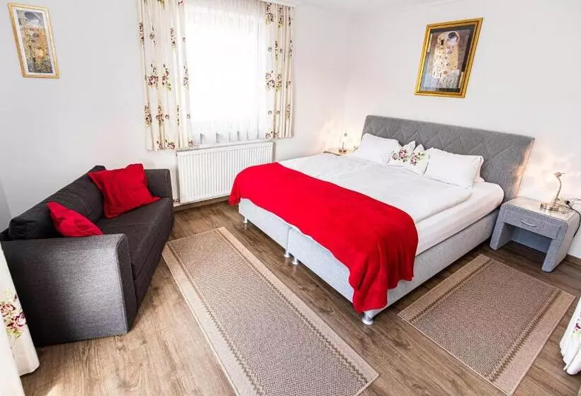 ペンション Haus Farmer