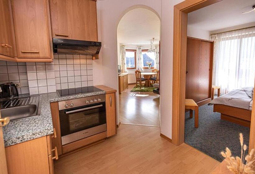 ペンション Haus Farmer