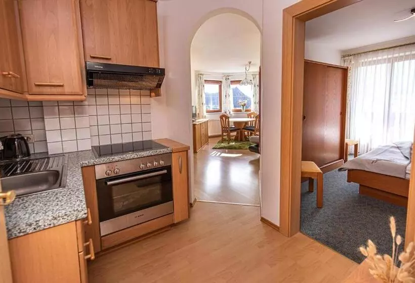 ペンション Haus Farmer