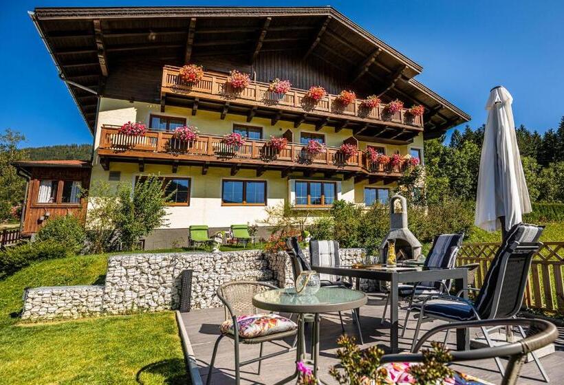 ペンション Haus Farmer