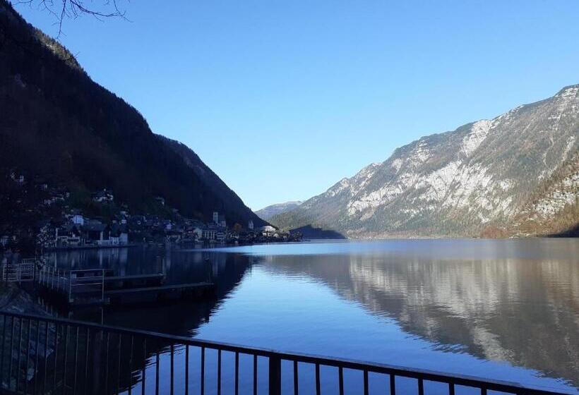 ペンション Haus Farmer