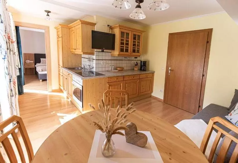 ペンション Haus Farmer