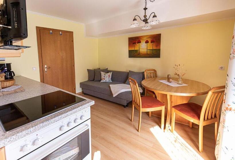 ペンション Haus Farmer