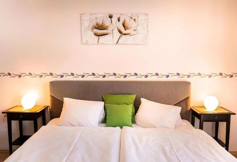 ペンション Haus Farmer