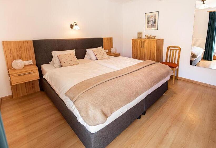 ペンション Haus Farmer