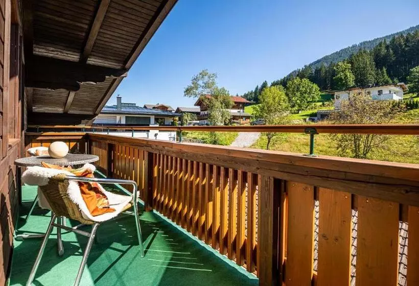 ペンション Haus Farmer