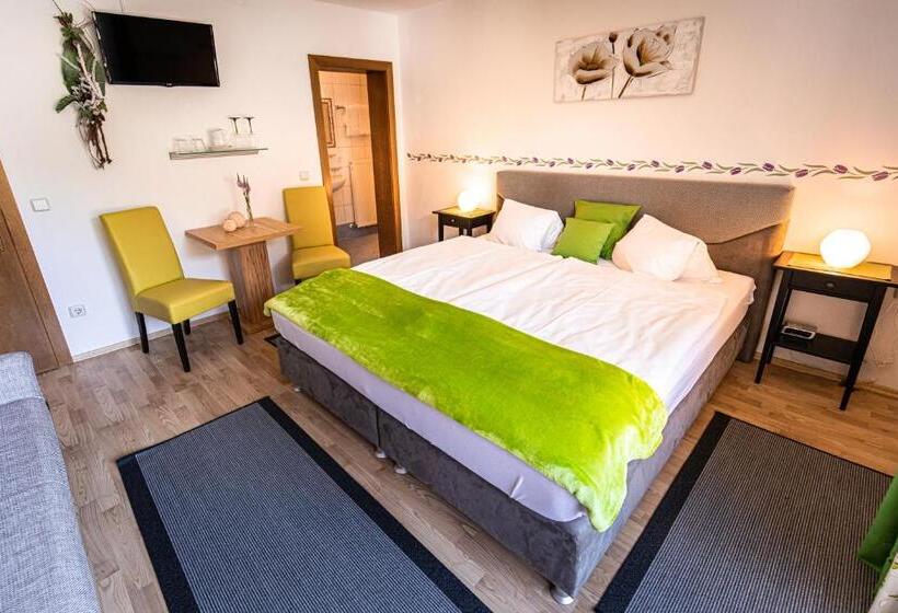 ペンション Haus Farmer