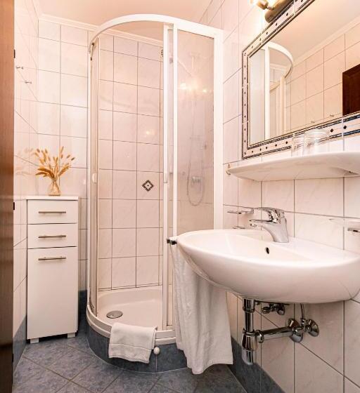 ペンション Haus Farmer