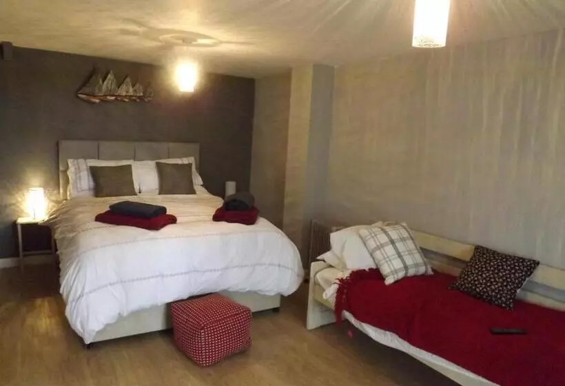 Aamiaismajoitus (B&B) The Swallows Guest House