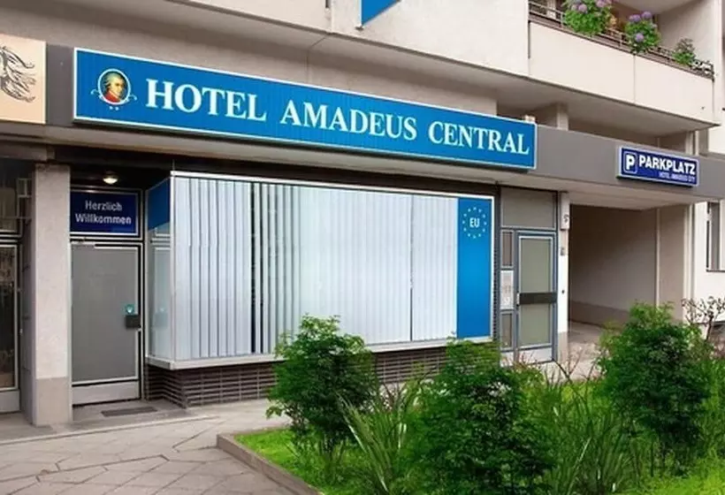 مسافرخانه Amadeus Central