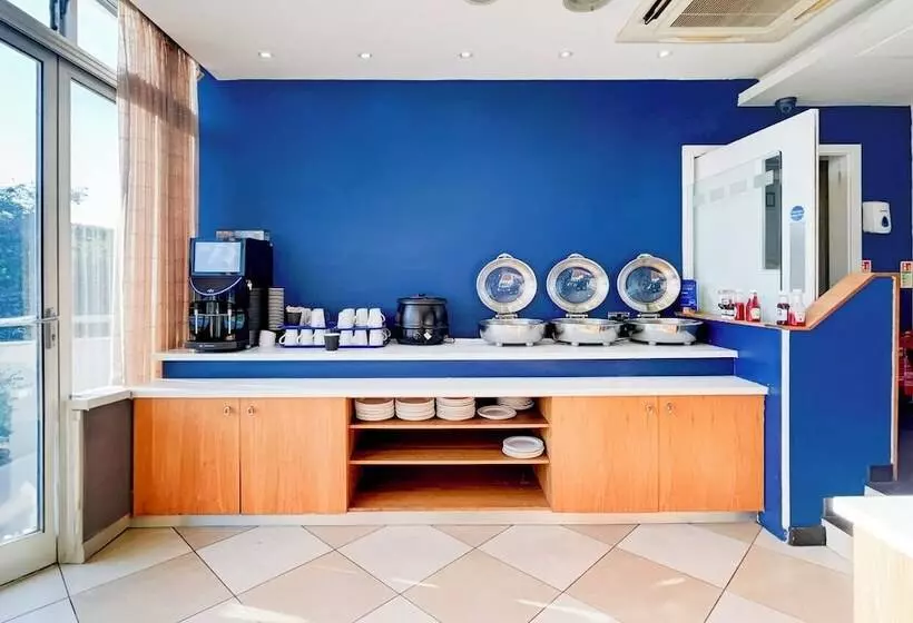 هتل Belvilla Crewe City Centre Lifestyle