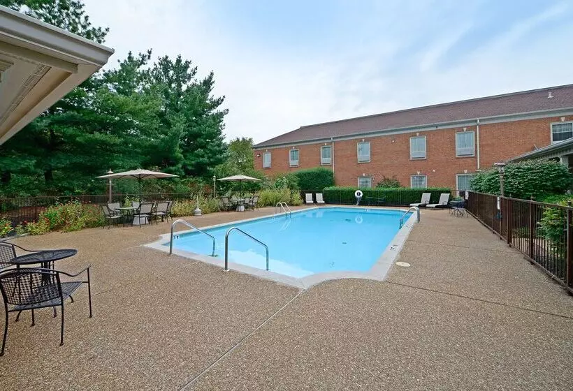 酒店 Best Western Spring Hill Inn & Suites