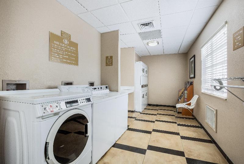 בית מלון כפרי Candlewood Suites Virginia Beach Town Center, An Ihg