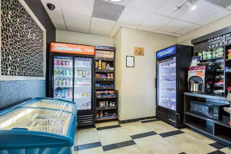 Hotel Candlewood Suites Virginia Beach Town Center, An Ihg