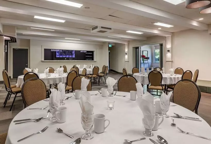 Danny’s Hotel Suites, Surestay Collection By Best Western