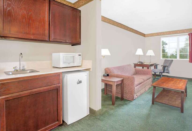 호텔 Days Inn By Wyndham Mountain Home