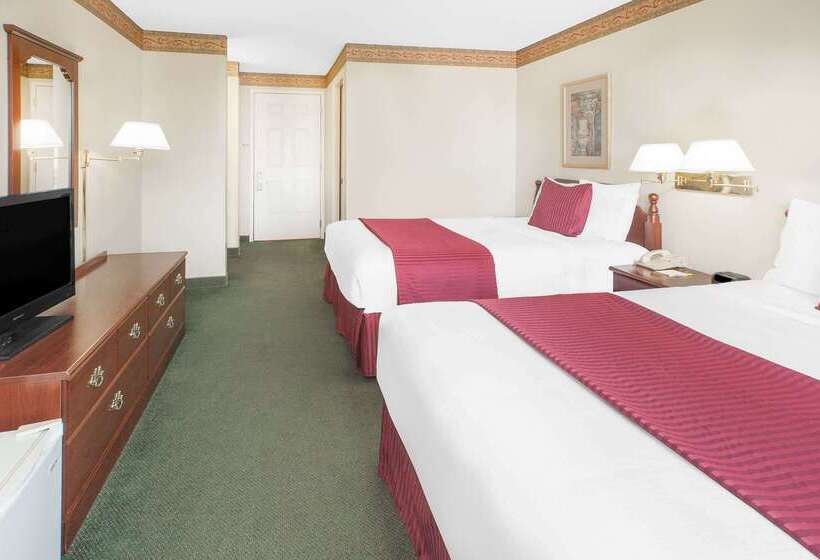 호텔 Days Inn By Wyndham Mountain Home