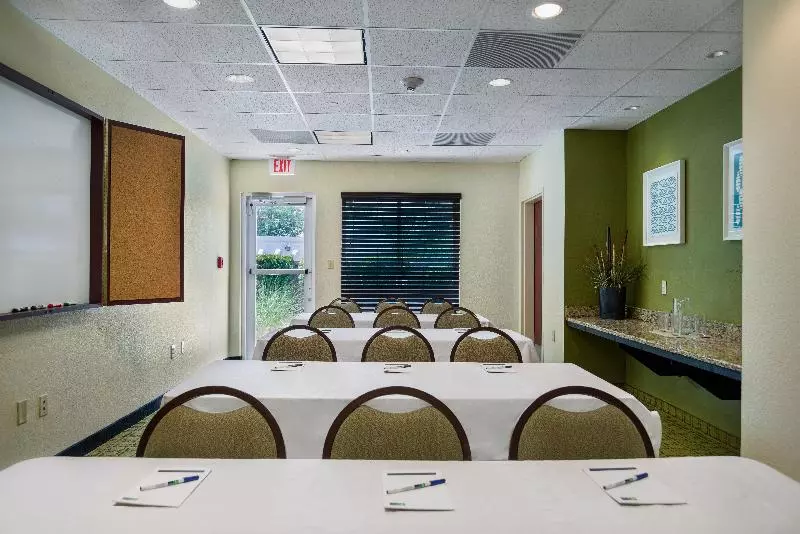 Holiday Inn Express Hotel & Suites Savannah Midtown, An Ihg