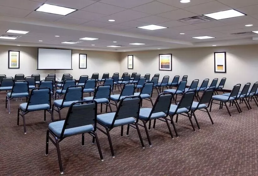 فندق Holiday Inn Express & Suites Zanesville North, An Ihg