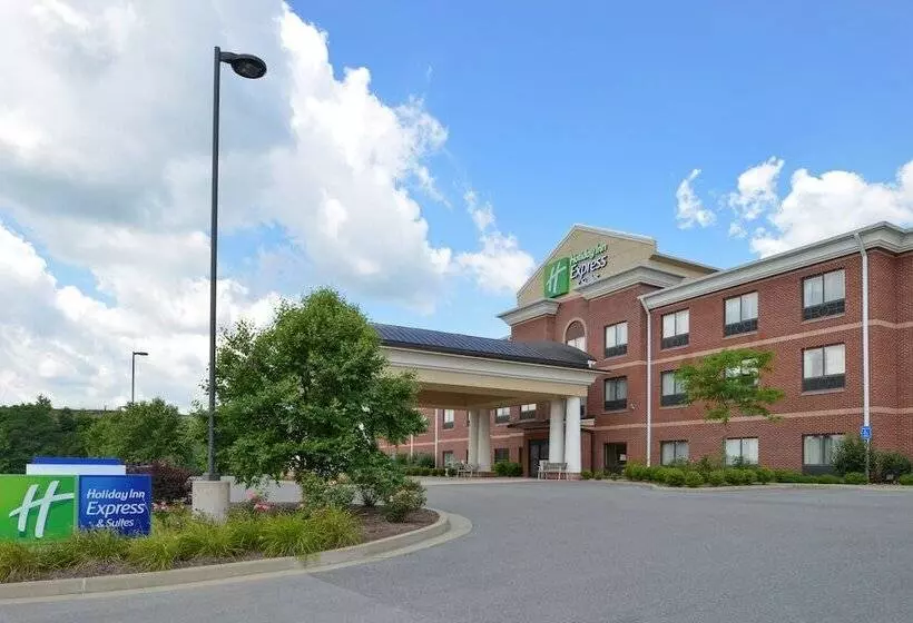 호텔 Holiday Inn Express & Suites Bridgeport, An Ihg