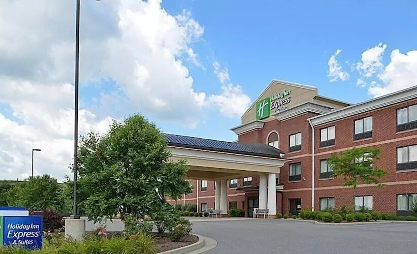 호텔 Holiday Inn Express & Suites Bridgeport, An Ihg