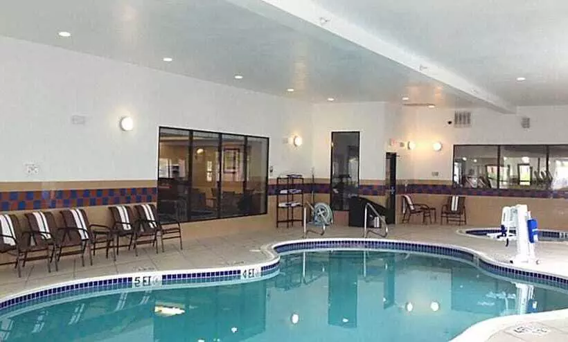 호텔 Holiday Inn Express & Suites Bridgeport, An Ihg