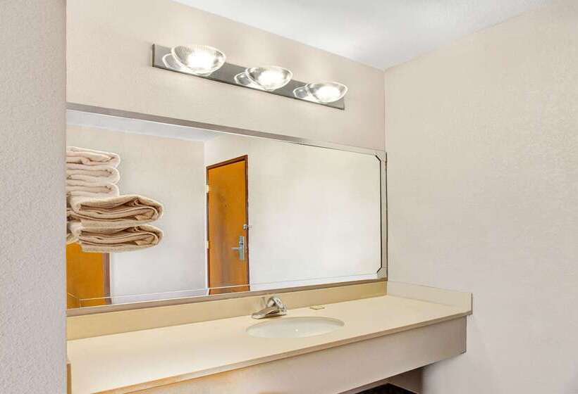 فندق Super 8 By Wyndham West Memphis