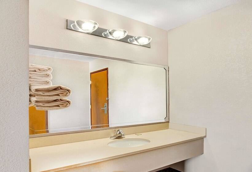 فندق Super 8 By Wyndham West Memphis