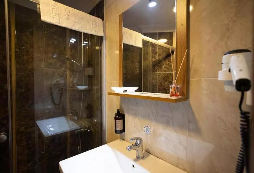 Hotel Tashkonak Studio Suites