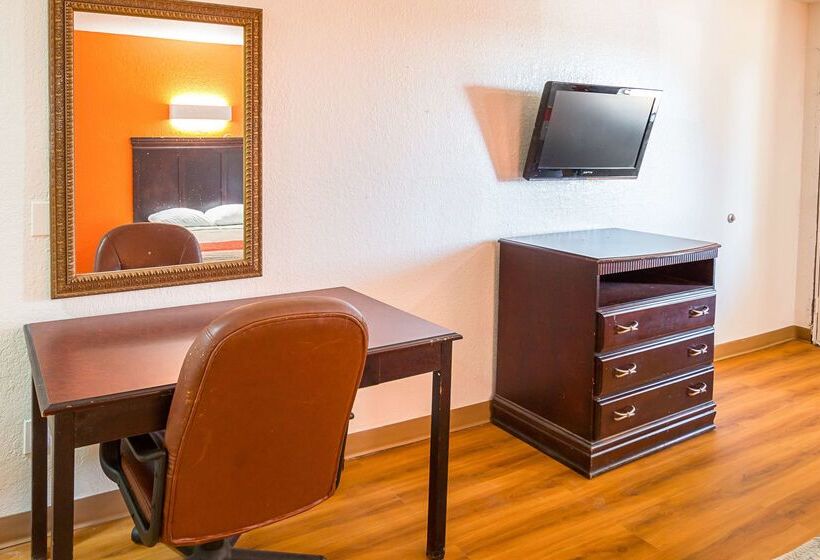 Motel 6 Red Oak, Tx   Dallas