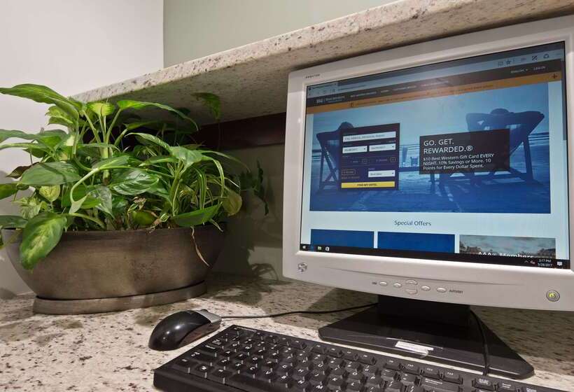 فندق Best Western Patriots Point