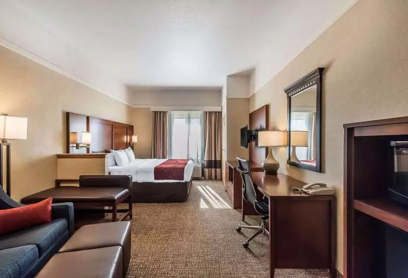 Отель Comfort Suites Longmont