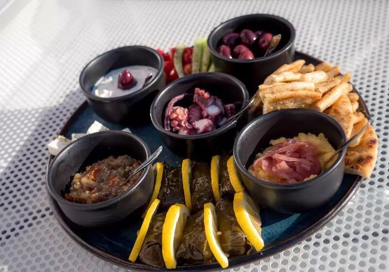 هتل Ikies Santorini