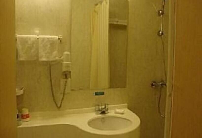 Hotel Jinjiang Inn Shanghai Fengxian Nanqiao Road