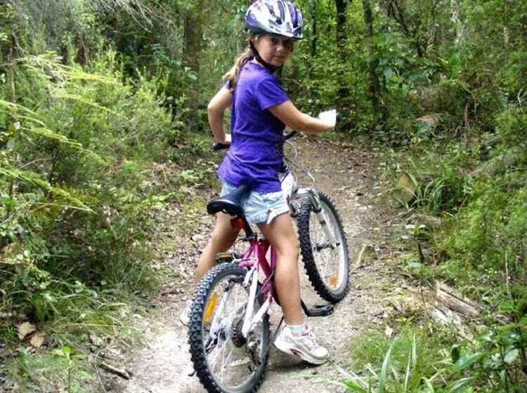 Отель Parklands Motorlodge & Holiday Park