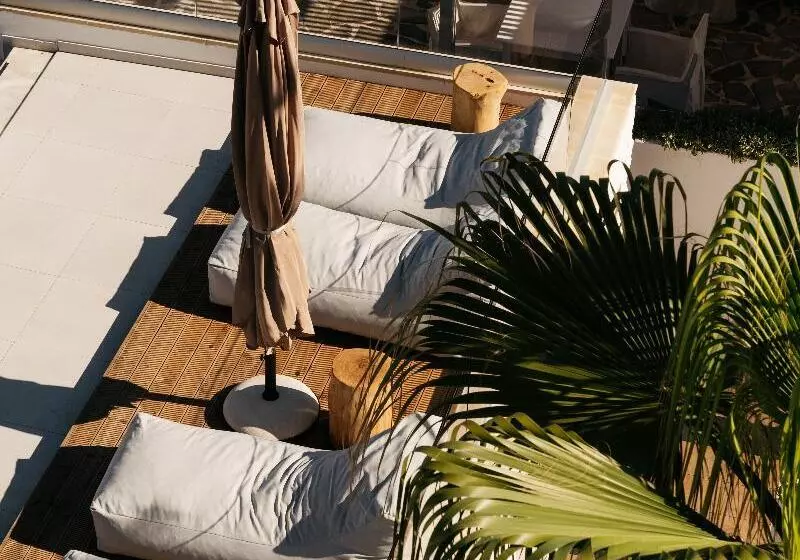 ホテル Petradi Beach Lounge