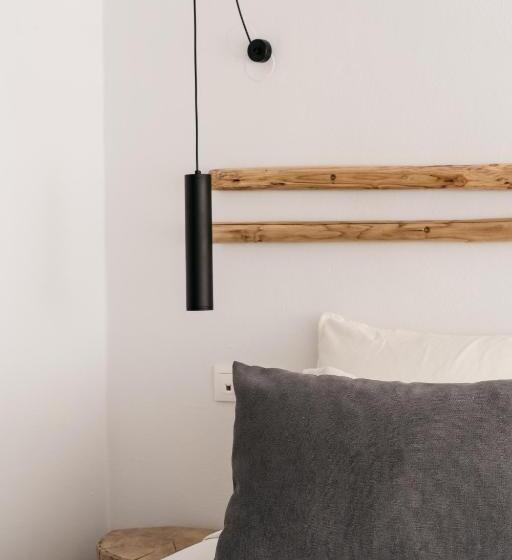 בית מלון כפרי Petradi Beach Lounge