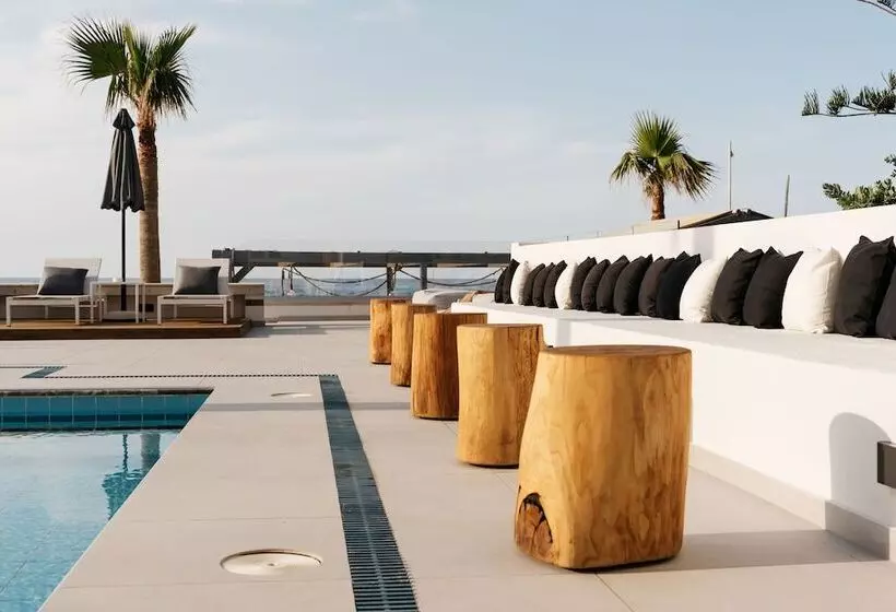 ホテル Petradi Beach Lounge