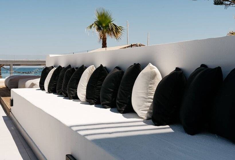 בית מלון כפרי Petradi Beach Lounge