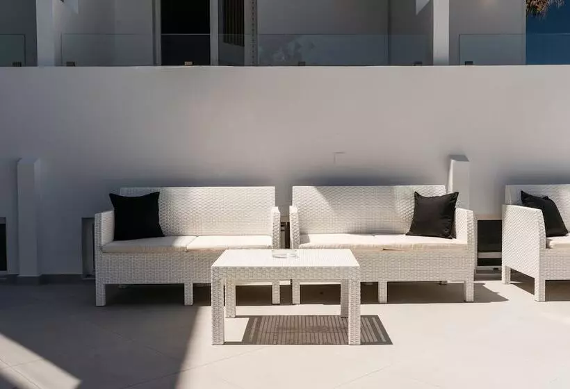 ホテル Petradi Beach Lounge