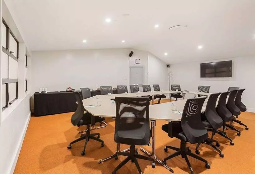 Quality Hotel Lincoln Green