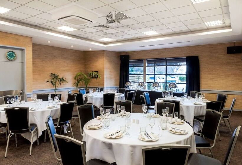 Quality Hotel Lincoln Green