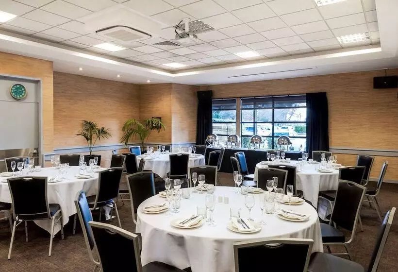 Quality Hotel Lincoln Green