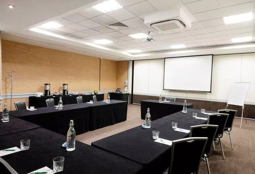 Quality Hotel Lincoln Green