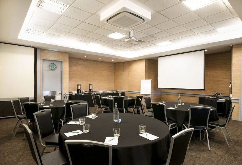 Quality Hotel Lincoln Green